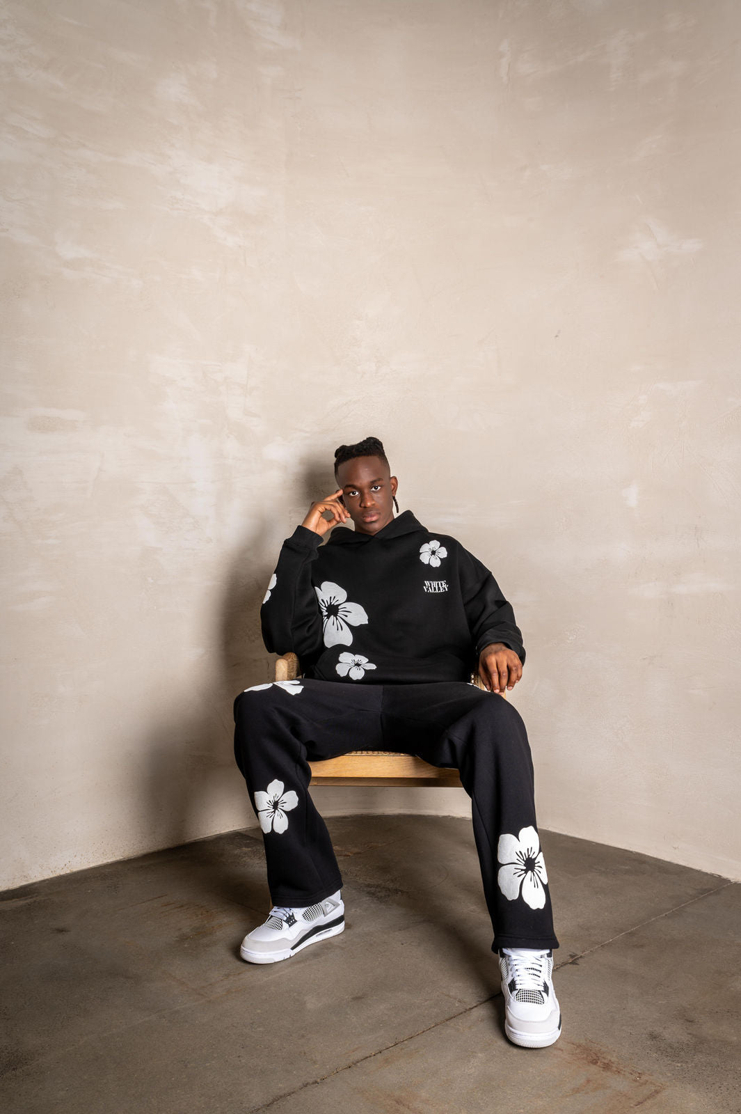 JOGGER FLOWERS PANTS BLACK
