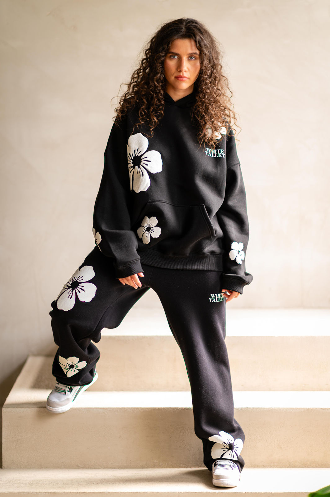 JOGGER FLOWERS PANTS BLACK