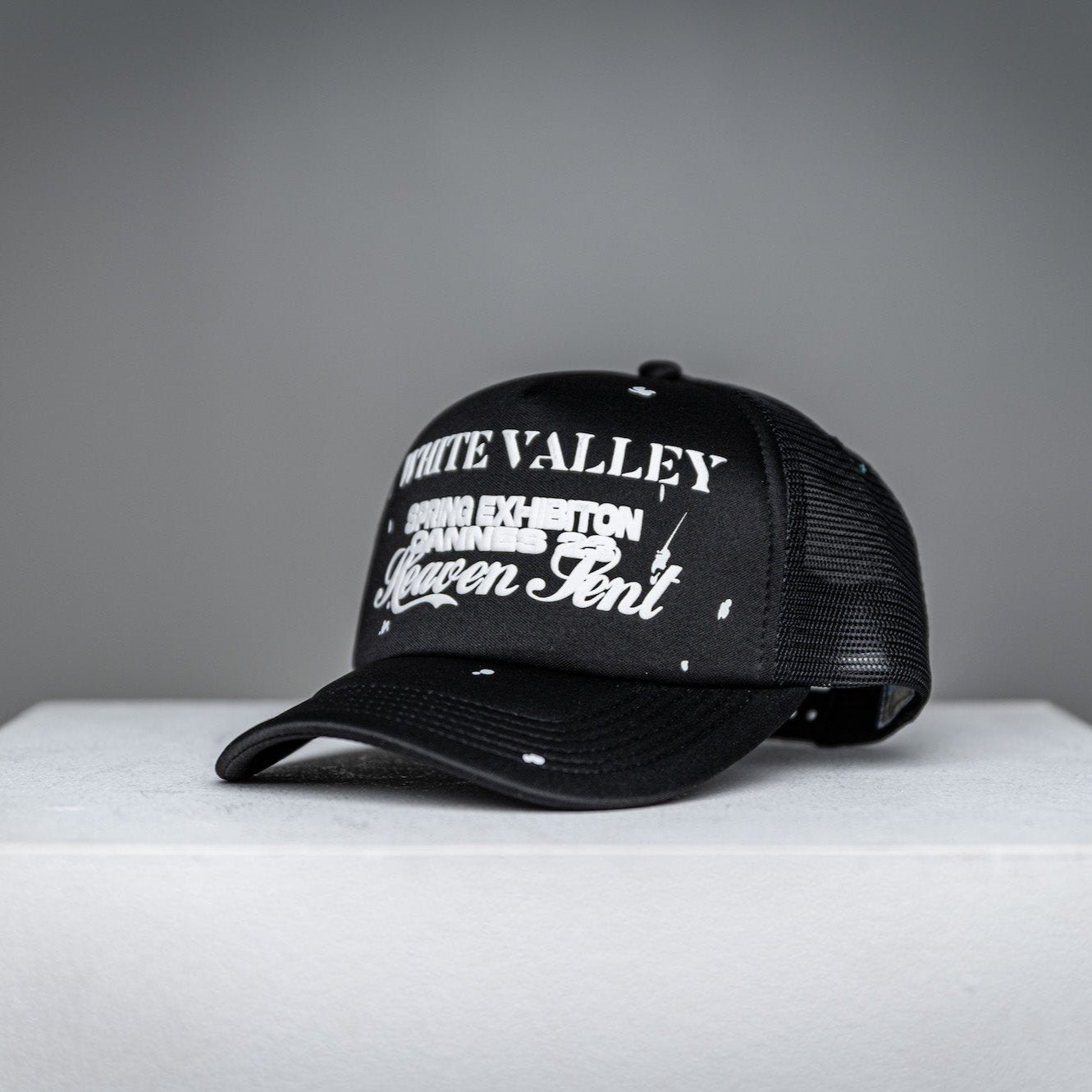 Cap White Valley Black